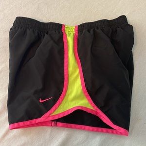 🌼 3/$18.Nike Drifit running shorts girls size L